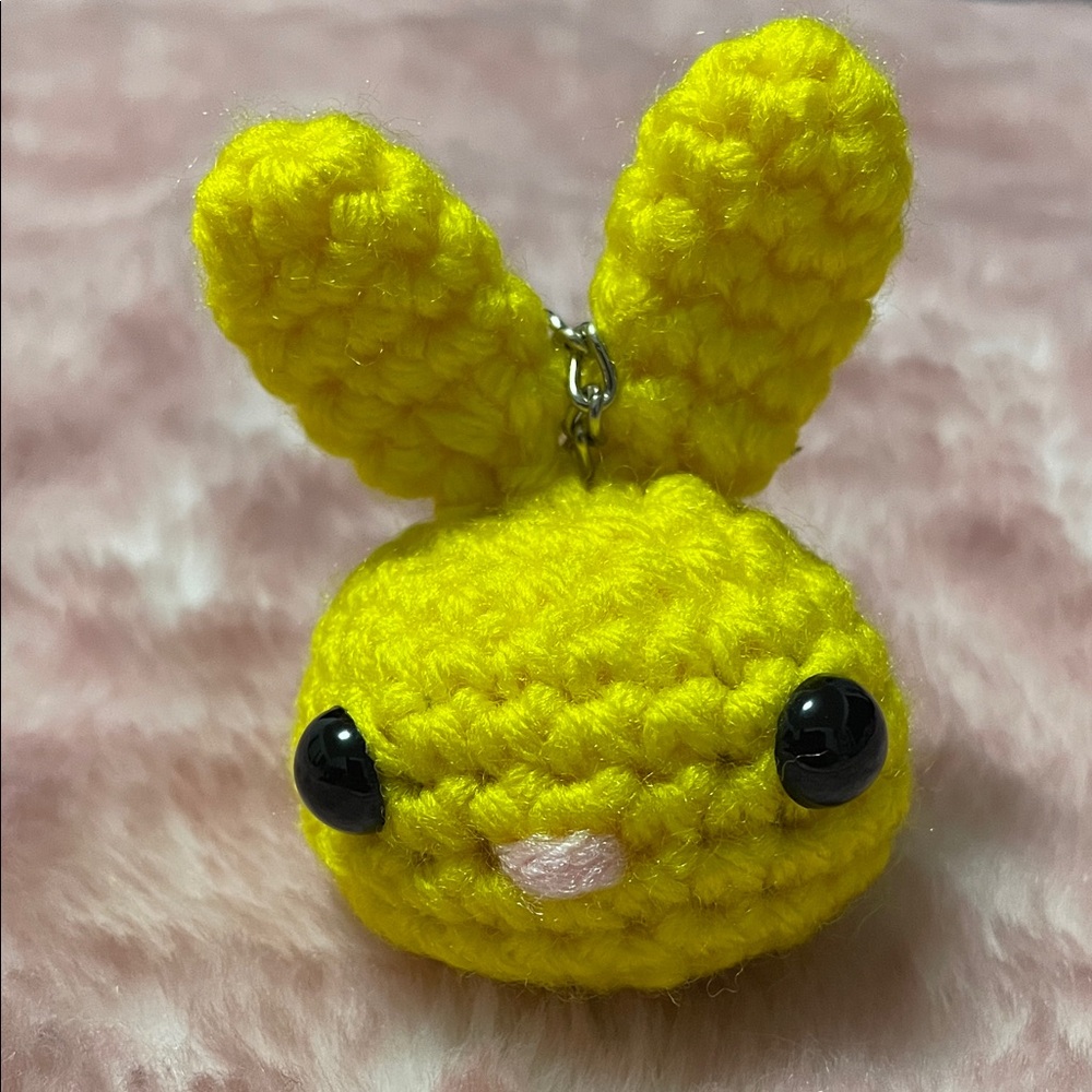 CROCHET MINI MOCHIBUN KEYCHAIN- YELLOW